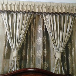 CURTAIN 183